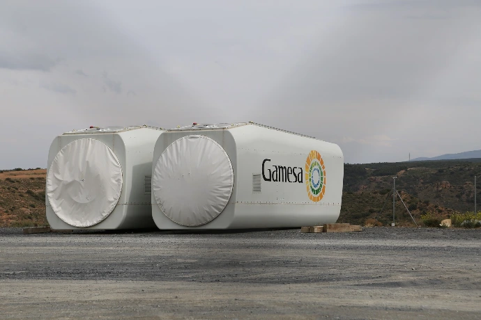 nacel-turbina-eólica-desmantelada