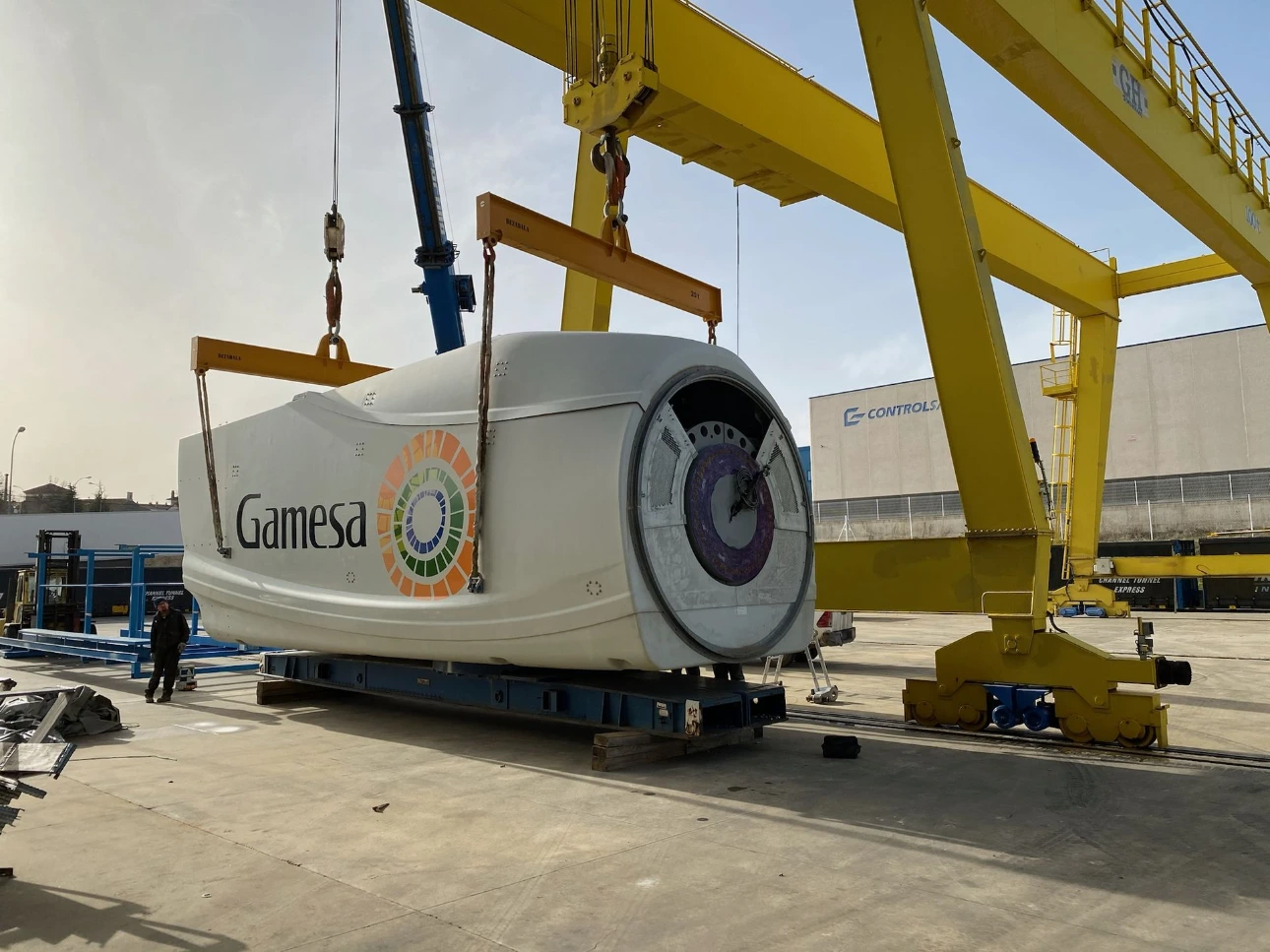 Diseño y fabricación utillaje de izado de nacel de turbina desmantelada en las instalaciones de Aditae Technology