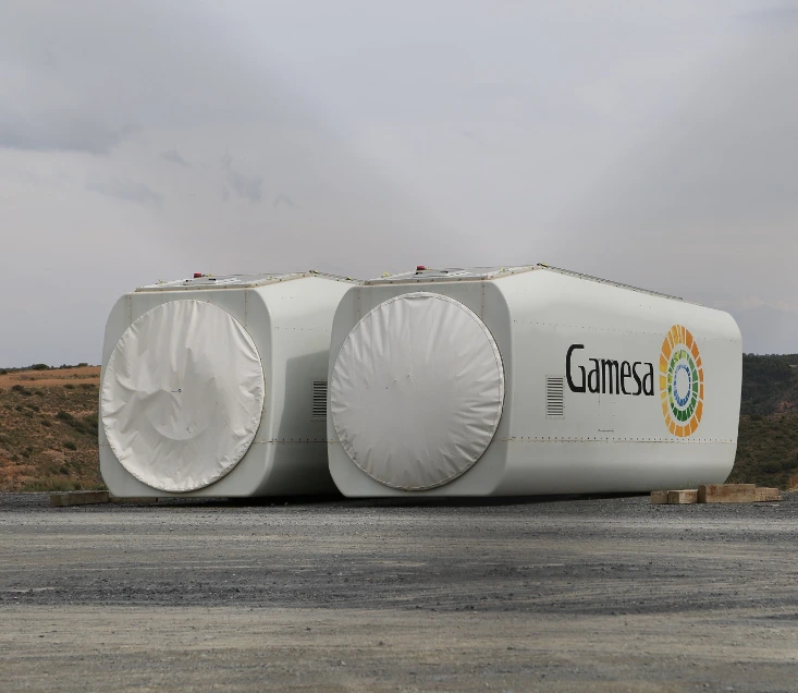 Nacel de turbina eólica desmantelada
